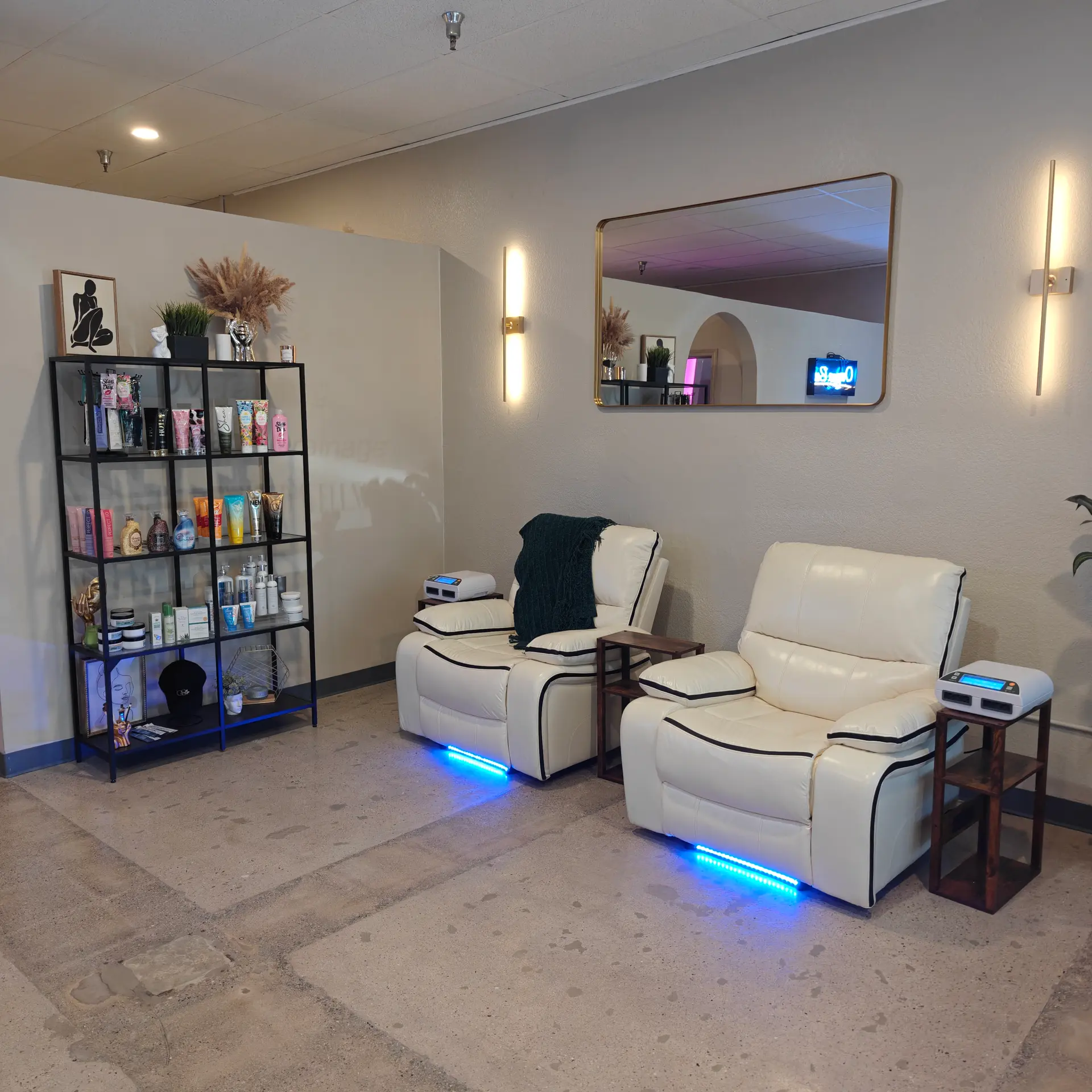 Citrus and Sage Wellness Retreat lounge in Redlands